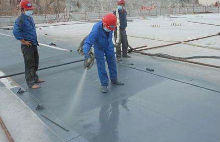 聚脲設(shè)備防腐對(duì)水箱施工時(shí)的過(guò)程和方法(圖2) 聚脲設(shè)備