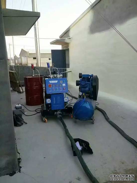 噴涂聚脲彈性體的5個優勢特點(圖1) 屋頂防水聚脲噴涂施工