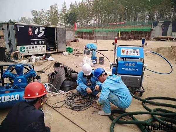 JNJX-H5600(T)聚脲噴涂機(圖2) 九旭機械JNJX-H5600(T)聚脲噴涂機安裝培訓(xùn)