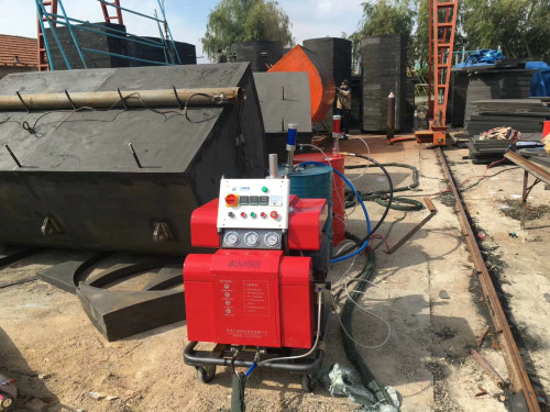 河北聚脲噴涂機(圖1) 河北聚脲噴涂機罐體外壁防腐施工案例