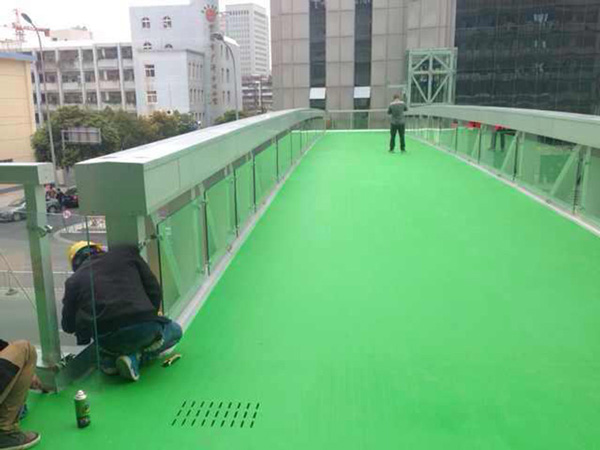 過街天橋材料 防腐耐磨噴涂聚脲(圖2) 過街天橋材料防腐耐磨噴涂聚脲案例