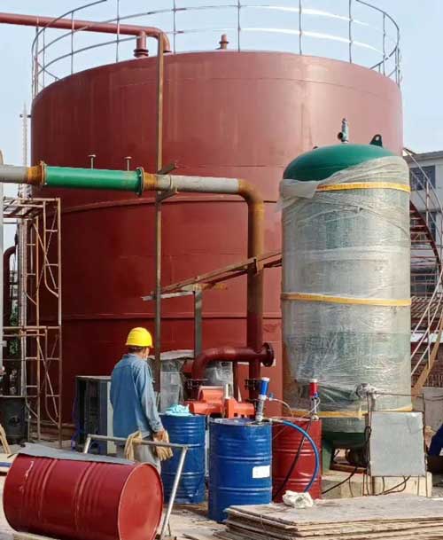 儲罐防腐常用材料聚脲現場噴涂施工(圖2) 儲罐防腐常用材料聚脲現場噴涂